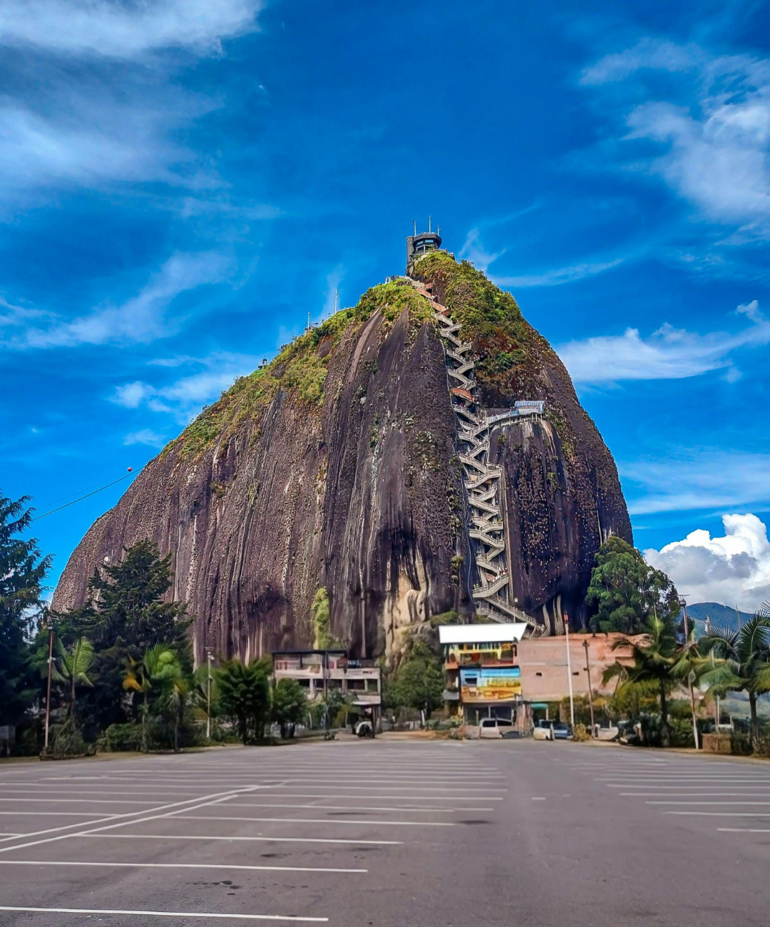 Tour Guatapé + Piedra del Peñol